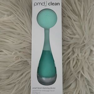 NIB Teal PMD Clean Smart Facial Cleansing Device